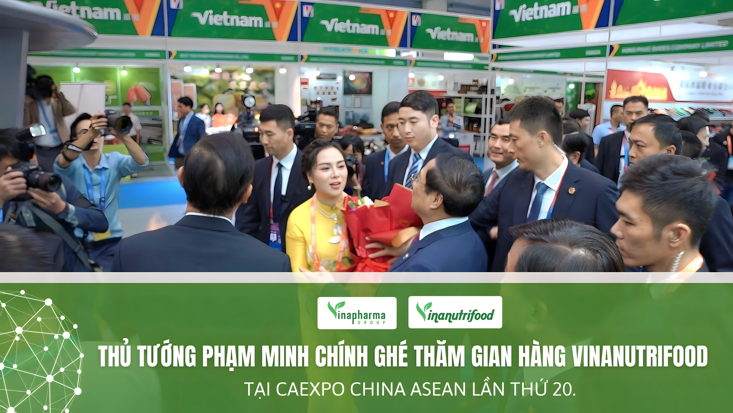 Vinanutrifood gây cơn sốt tại Hội chợ CAEXPO 2023 - Trung Quốc với ly cà phê VietNam Coffee House khổng lồ