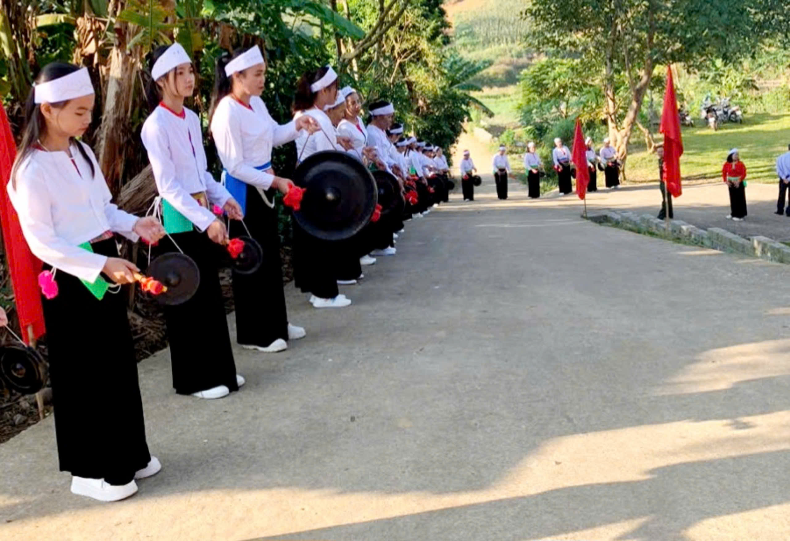 Lương Sơn - Hoà Bình: Ngày hội Đại đoàn kết toàn dân gắn với xây dựng NTM